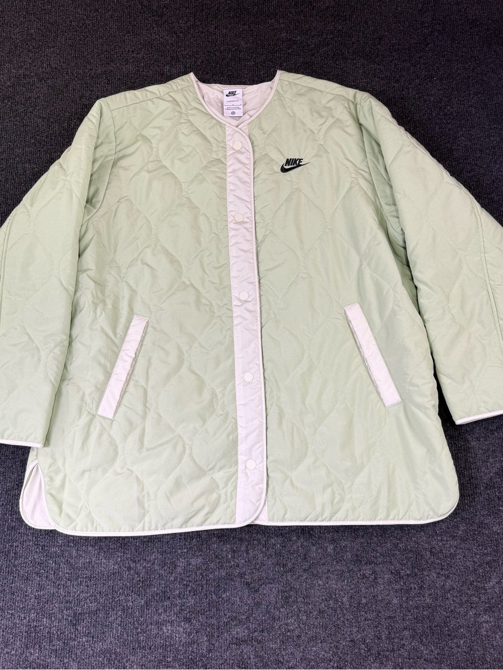Nike Women's Mint Quilted Snap-Front Puffer Jacket with White Trim Large